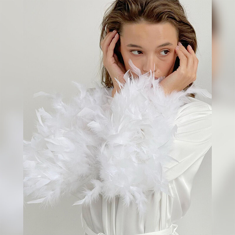 Hiloc Flare Ärmeln Feder Roben Mit Pelz Weiß Hochzeit Sexy Roben Frauen Kleider Satin Bademantel Weibliche Nachtwäsche Mode 2022