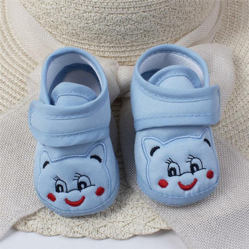 Zapatos antideslizantes para bebé recién nacido, suela suave de dibujos animados, cómodos, de algodón, para primeros pasos