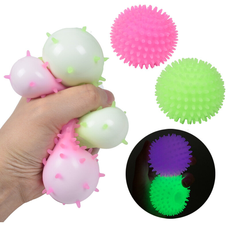 6cm śliczne Luminous Ball z cierniami zabawki typu Fidget dzieci piłki do masażu zabawki dekompresyjne zabawki dla dzieci biuro zwolnienie ciśnienia zabawki