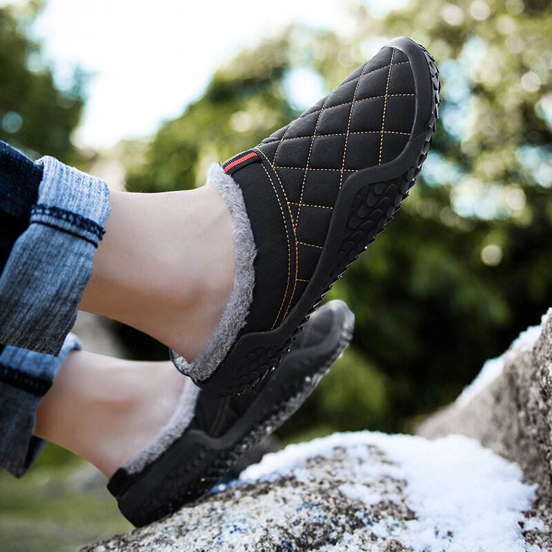 Sapatos casuais de pelúcia homem quente calçados tamanho grande 39-48 novos chinelos de algodão homens inverno ao ar livre sapatos impermeáveis à prova de frio