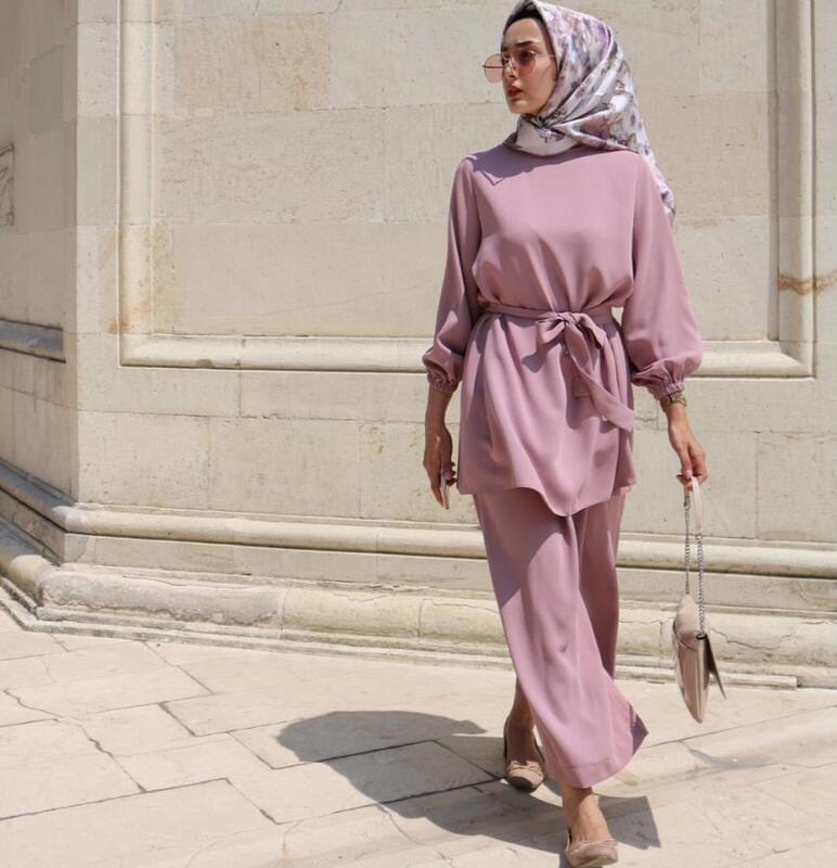 2枚イスラム教徒スーツヒジャーブイスラム教セット女性のカフタンイスラム服のグロートmaten婦人kledingアンサンブルファムmusulmane F1693