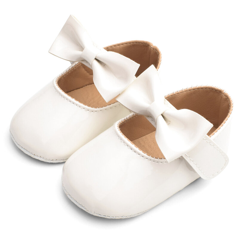 Novo bebê recém-nascido meninas sapatos de couro patente fivela primeiros caminhantes com arco vermelho preto rosa branco macio sola antiderrapante berço sapatos