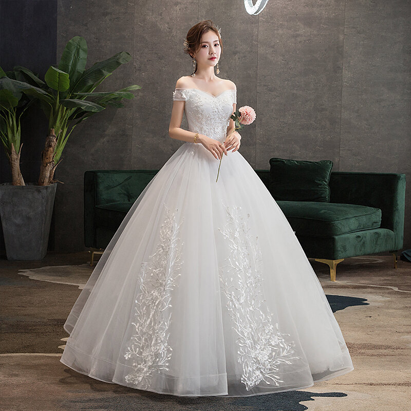 Vestido de novia con cuello en V, traje Sexy de princesa Vintage, de encaje de lujo, talla grande, novedad de 2023