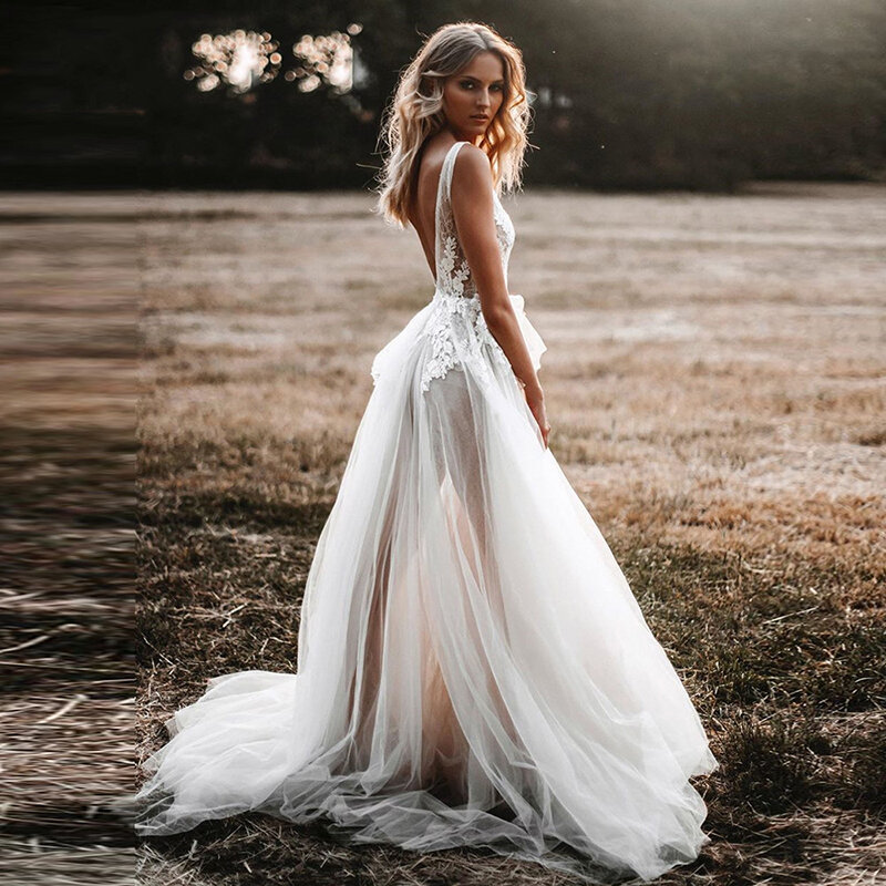 Sexy V-Neck Wedding Dresses Illusion Tulle Lace Backless Country Bridal Princess Gowns Pleats Sleeveless Robe De Mariee Beach
