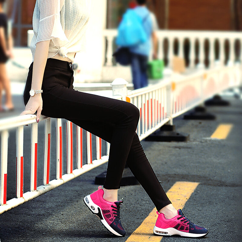 Mode femmes baskets légères chaussures de course chaussures de sport en plein Air respirant maille confort chaussures de course coussin d'air à lacets