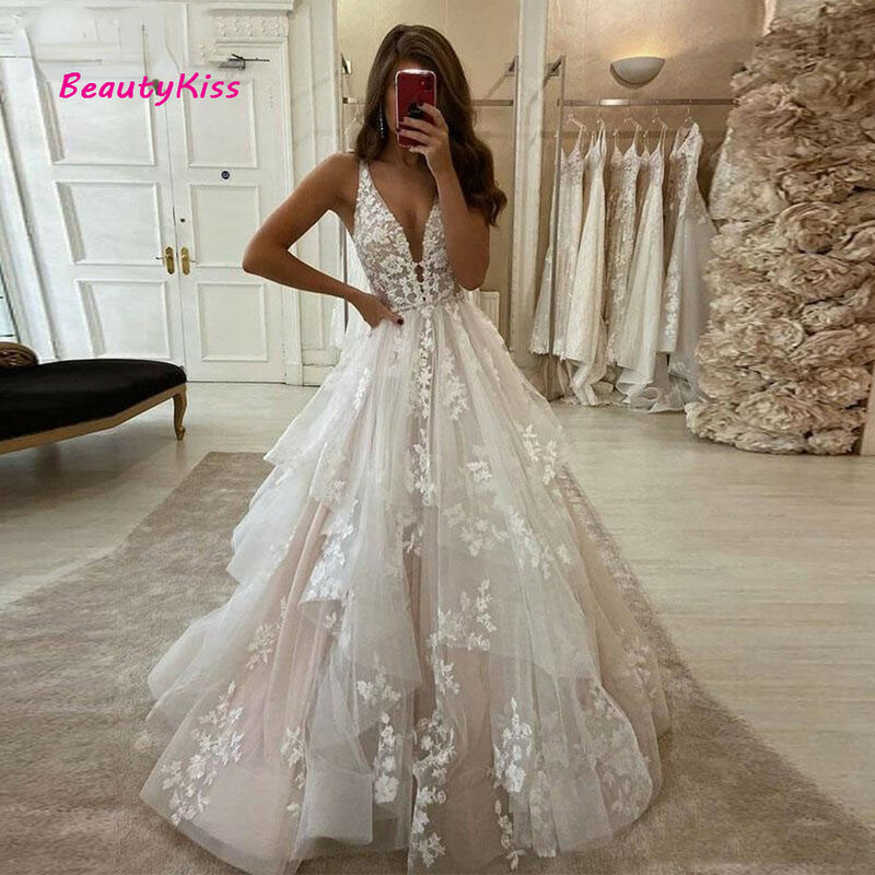 A-Line dekolt w szpic Boho weselny bufiasty tiul księżniczka suknie ślubne Plus rozmiar koronkowe aplikacje bez pleców, długa suknie na przyjęcia weselne