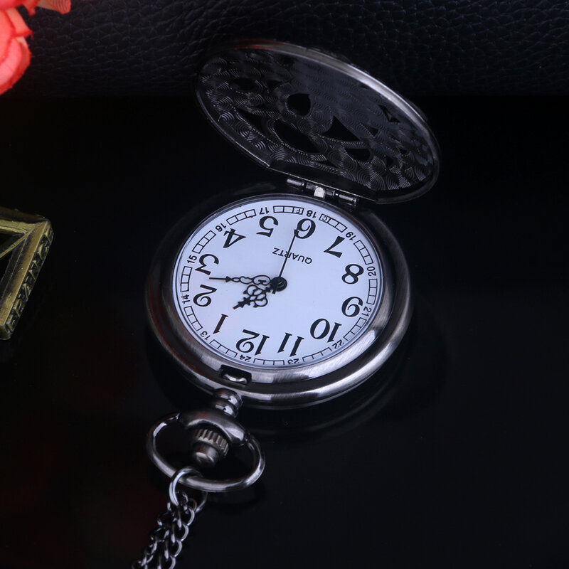 Melhor Presente Polvo Oco Metade Hunter Quartz Pocket Watch Vintage Black Pocket Watch com Colar Cadeia relógio Montres Lembrança