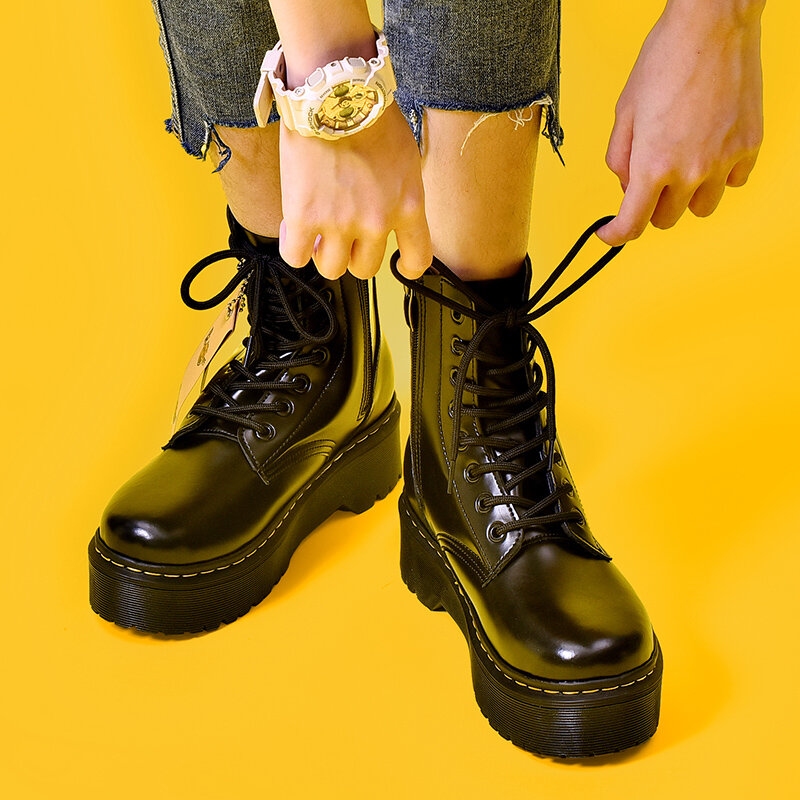 Женские ботинки на платформе Martens, черные кожаные ботильоны в стиле панк, мотоциклетные ботинки на толстой подошве, новинка 2019