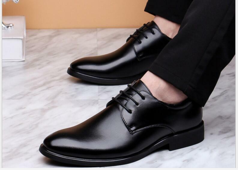 Sepatu kulit oxford pria, Kasut bisnis baru musim gugur warna hitam cokelat untuk kantor lancip pernikahan kasual bernafas