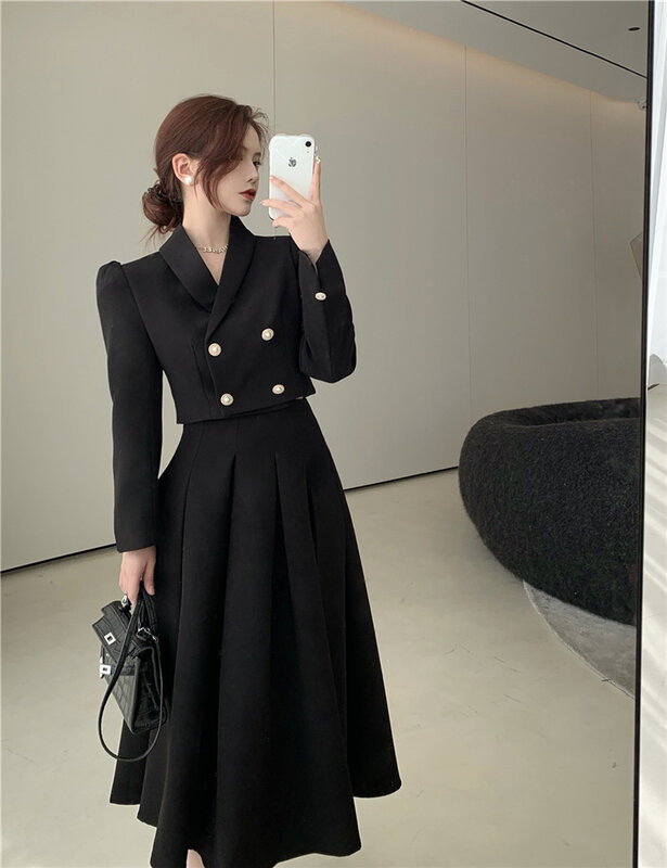 Blazer preto manga comprida e saia plissada para mulheres, conjuntos de 2 peças, terno elegante feminino, moda glamorosa curta, saia de cintura alta