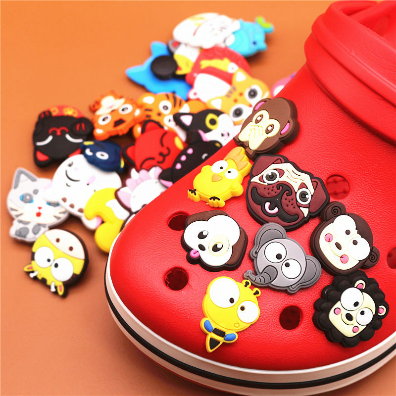 Single Sale 1pc Animals PVC Shoe Charms Shoe Buckle Accessories Cute Pug Face Shoe Decoration for croc jibz Kid's Party X-mas