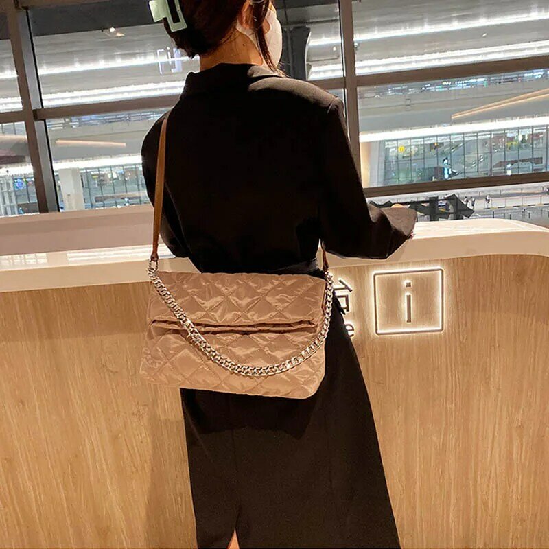 Сумка на металлической толстой цепочке, дизайнерская женская сумка, черная сумка на плечо, 2021, модные вместительные нейлоновые сумки через плечо, женские клатчи