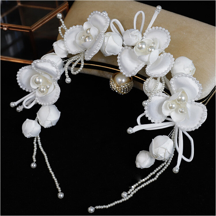 Nuovo copricapo da sposa in raso con fiore di perle morbide accessori per copricapo da sposa