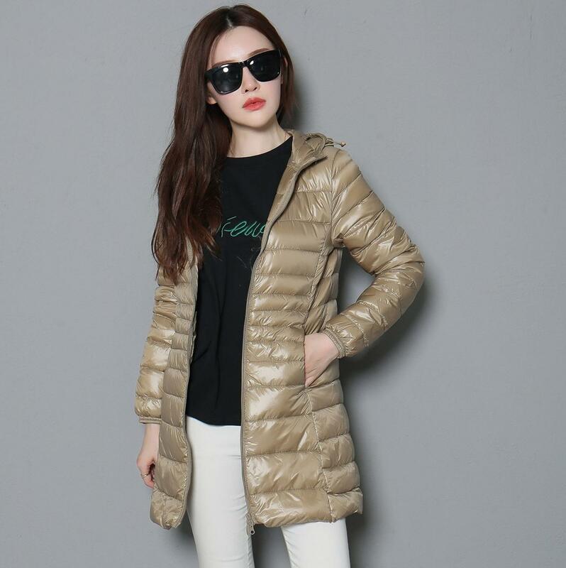 เสื้อแจ็คเก็ตขนเป็ดมีฮู้ดสำหรับผู้หญิงใหม่2023เสื้อขนเป็ดแบบพกพาน้ำหนักเบาเป็นพิเศษสำหรับฤดูหนาว
