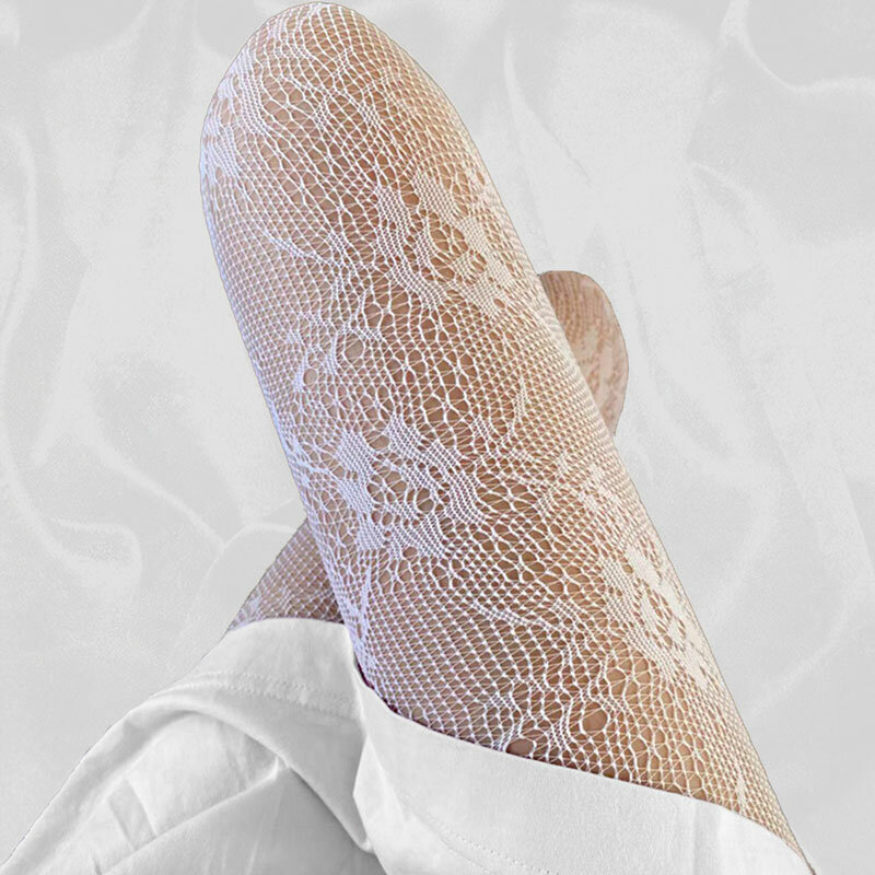 لوليتا جوفاء من الدانتيل شبكة جوارب القاع جوارب طويلة اليابانية لوليتا ريترو الأزهار الروطان الأبيض تخزين الجوارب الكلاسيكية الساخنة
