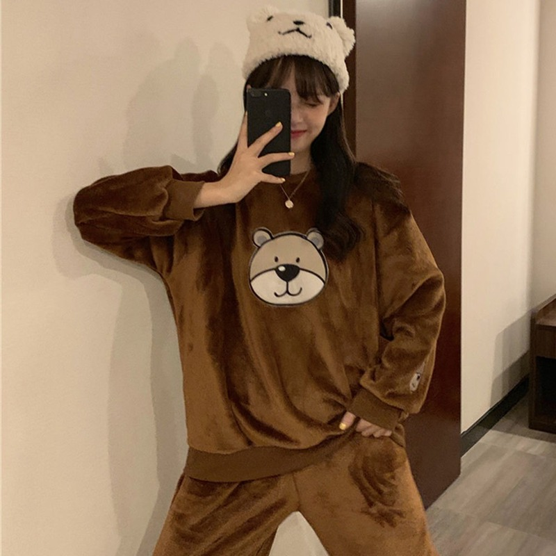 QWEEK Womens Two Piece set pigiama Kawaii Cartoon ricamo pigiama Piggy Panda pigiama flanella abbigliamento per la casa indumenti da notte invernali