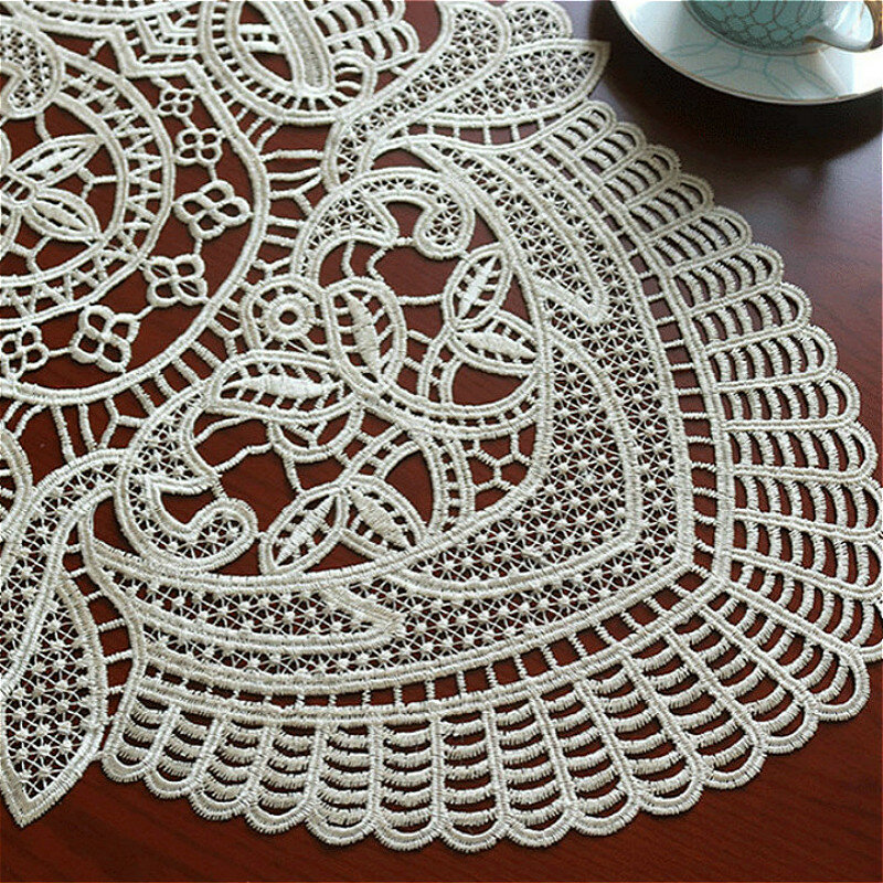 New European Retro White Embroidered Hollow Oval Desk Flag Mat Coffee Snack Dining Tablecloth Table Runner Camino Chemin De Mesa