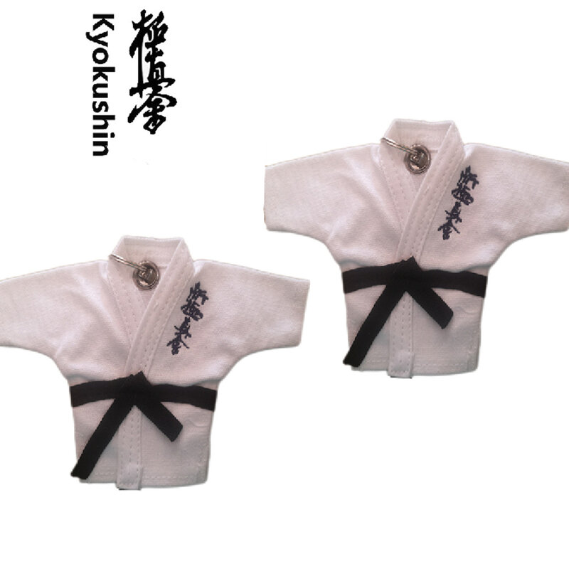 Kyokushin-Llavero de karate, uniforme Kyokushinkai, Kimono, colgante de dibujos animados, regalos deportivos, llavero de recuerdo, botón de recuerdo