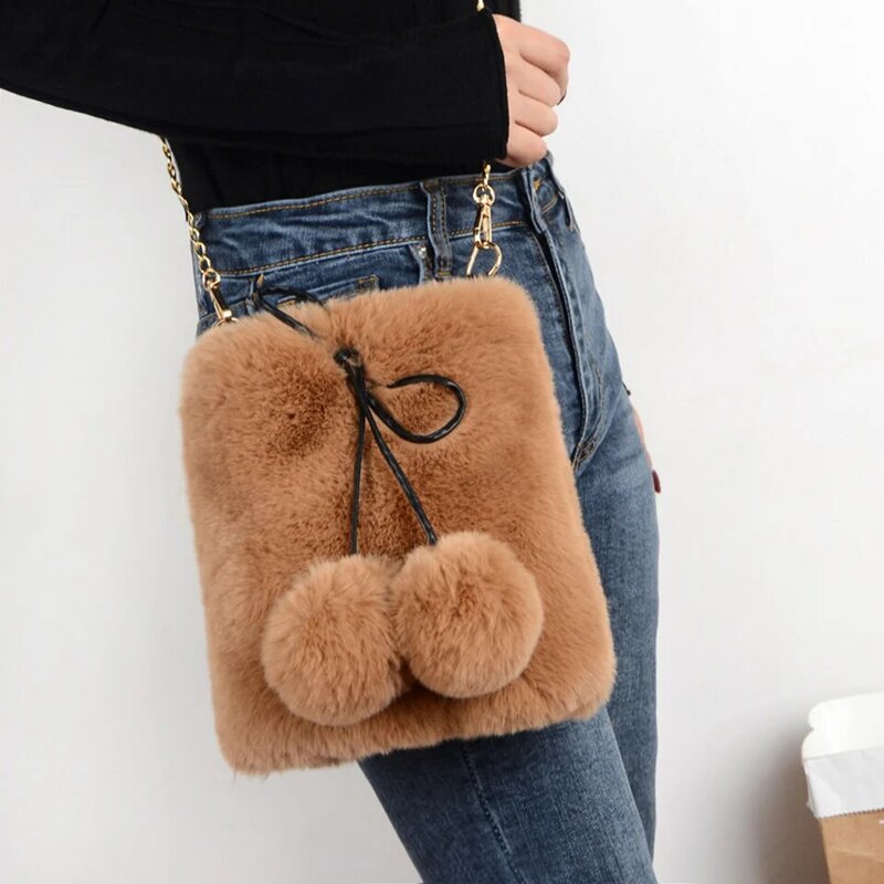 Women Faux Fur Chain Shoulder Bag 2020 Fashion Winter Soft Plush Crossbody Bag Cellphone Purse Cute Bucket Bag With Balls Bolsos