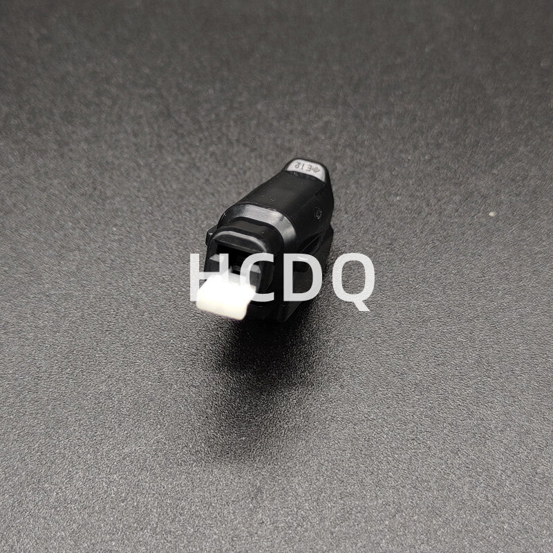 The original 90980-11400 1PIN Female automobile connector plug shell and connector are supplied from stock