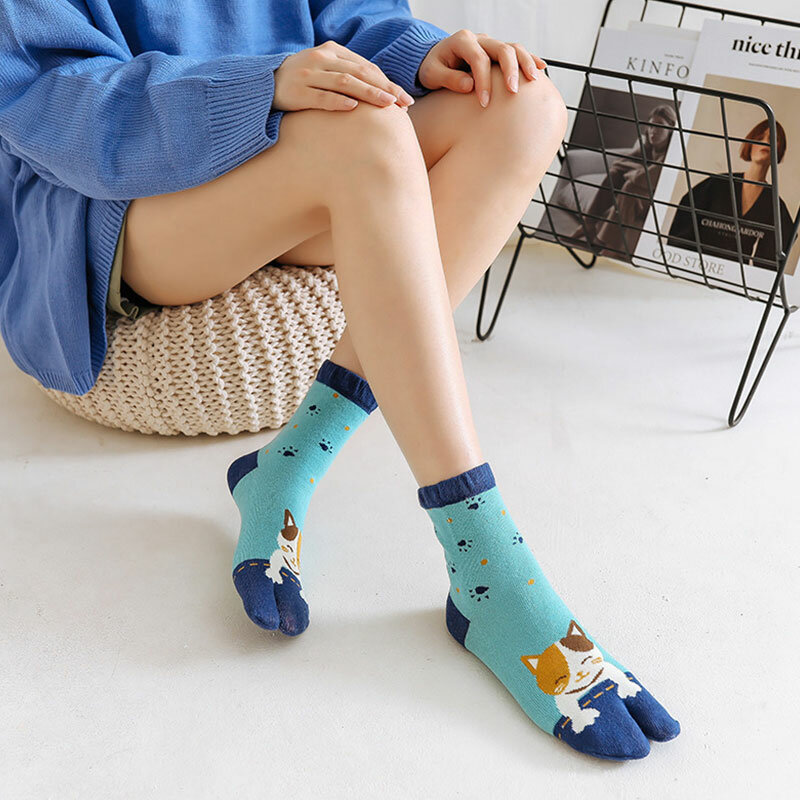 Calzini sandalo da donna calzini Tabi infradito con punta divisa Kimono cotone cartone animato animale tubo centrale pantofole a due dita calzini giapponesi