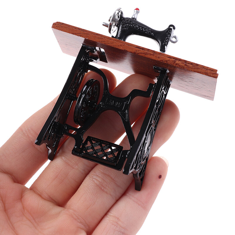 Poppenhuis Decor Miniatuur Meubels Houten Naaimachine Met Draad Schaar Accessoires Voor Poppen Huis Kinderen Speelgoed Voor Meisjes