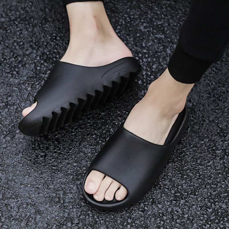Sandálias masculinas para o verão, chinelos modernos para homens e mulheres, sapatos de praia de dedo aberto 2020