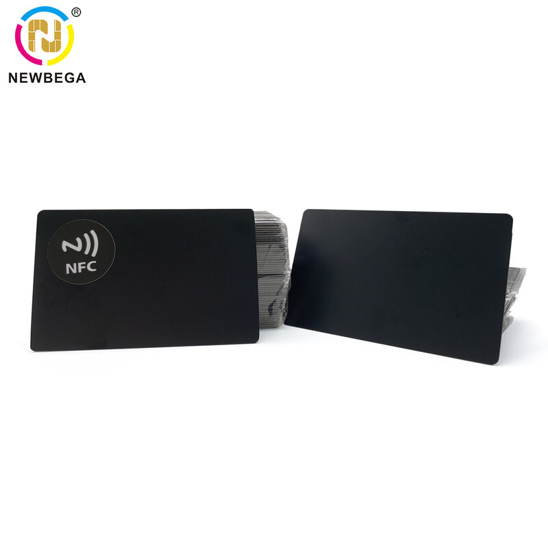 Kartu Digital sosial hitam Matte NFC logam 13.56MHZ, kartu bisnis tanpa kontak pintar Ntag216 RFID 1 buah