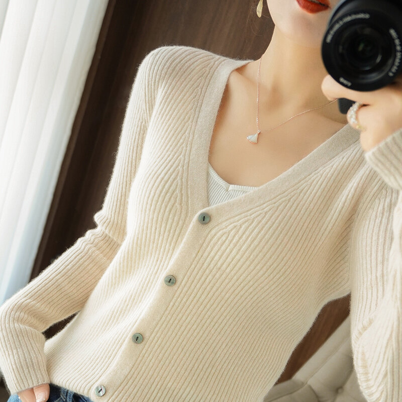 Knitted Cardigan Women's Autumn And Winter New V-neck Slimming Bottoming Coat Wild Short Long-sleeved Sweater Light Mature Style