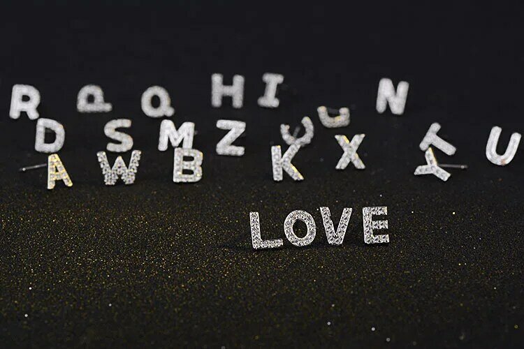 Orecchini con lettera iniziale in argento Sterling 925 per donna Micro intarsiato con zirconi cubici A-Z 26 lettere orecchino a bottone gioielleria raffinata