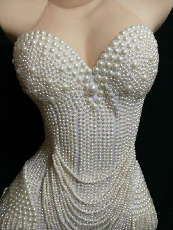 エレガントな白真珠タッセルパーティースーツ女性のセクシーなメッシュホルターネック縞ウェディングスーツdj歌手 & ダンスステージ衣装