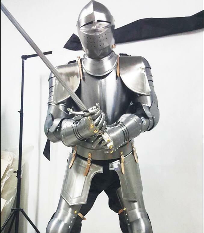 Armure de chevalier européen médiéval, couverture en fer portable, scène Linge