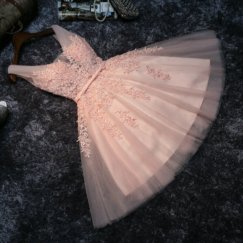 Eleganti abiti da ballo rosa perla 2022 abito da ballo Sexy con scollo a V corto Appliques perline abiti da festa di laurea al ginocchio con lacci