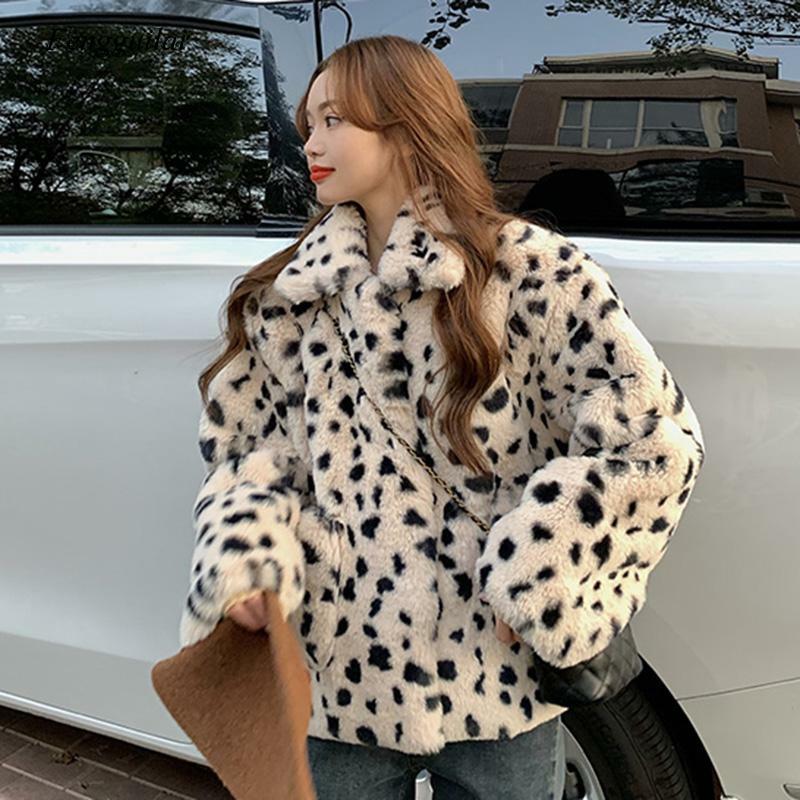 2020 New Faux Fur Leopaed Coats and Jackets Women Winter Thick Warm Pockets Coat Woman Turn Down Collar Loose Tops Lady