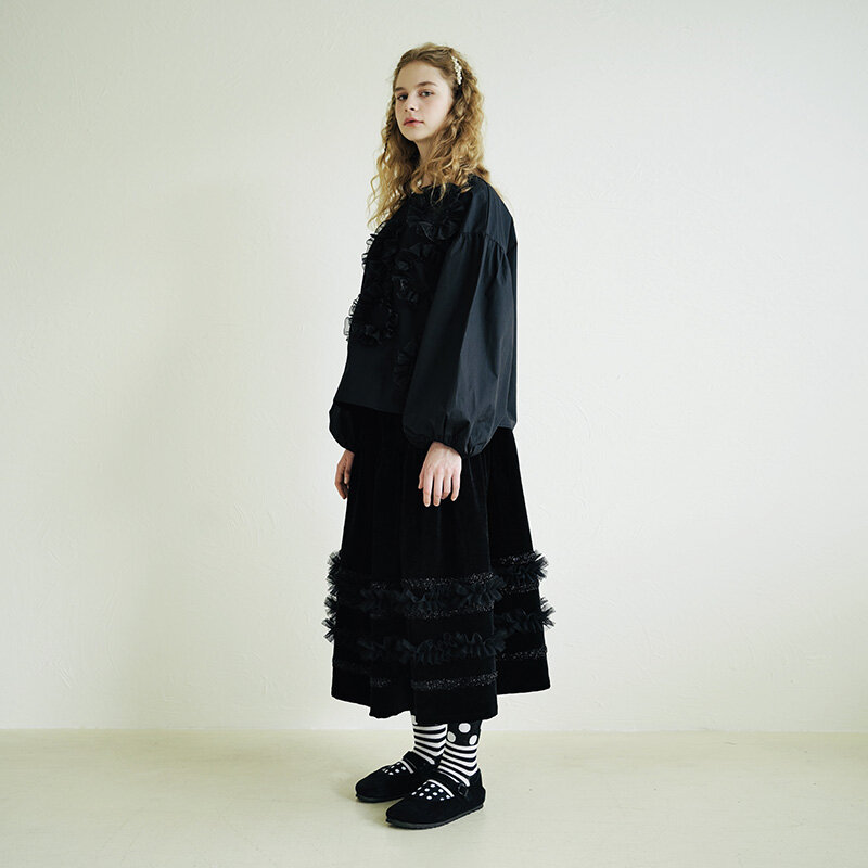 Imakokoni hej Er Nao oryginalna czarna koszula kobieca jesienno-zimowa konstrukcja wyczuwalna niszowa luźny pulower na co dzień