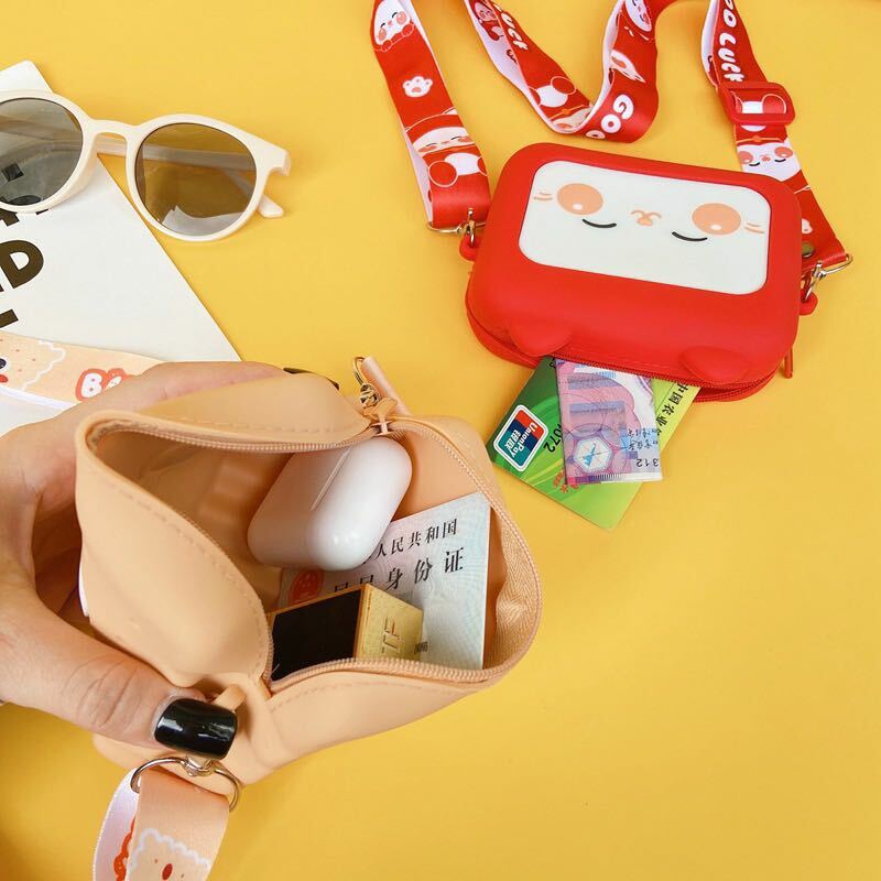 새 스타일 키즈 가방 귀여운 만화 실리콘 작은 플랩 숄더 가방 패션 지퍼 메신저 크로스 바디 가방 휴대용 핸드백