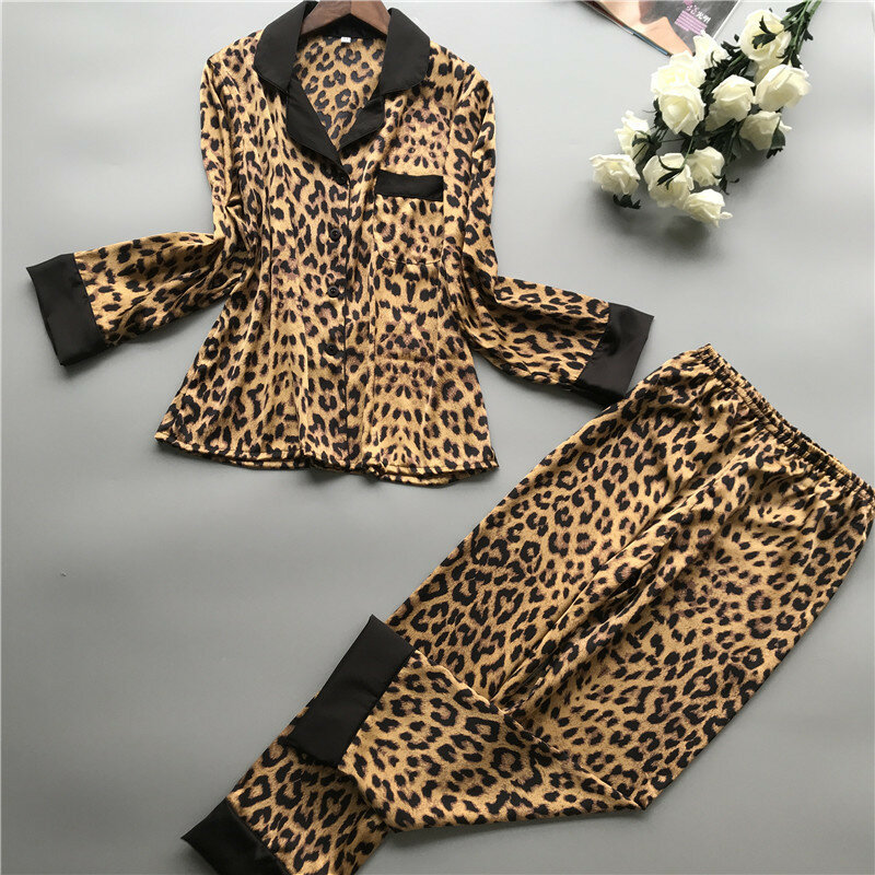 Lisacmvpnel ฤดูใบไม้ผลิใหม่แขนยาวชุดนอนผู้หญิงน้ำแข็งผ้าไหมแฟชั่น Leopard พิมพ์ชุดเซ็กซี่เซ็กซี่