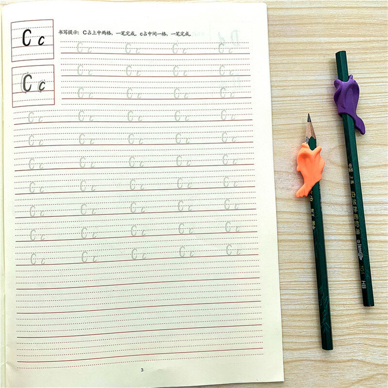 26 stron/książka dzieci alfabet zeszyt 26 angielskie litery charakter ćwiczenia przedszkole przedszkole dla dzieci, aby napisać tekst