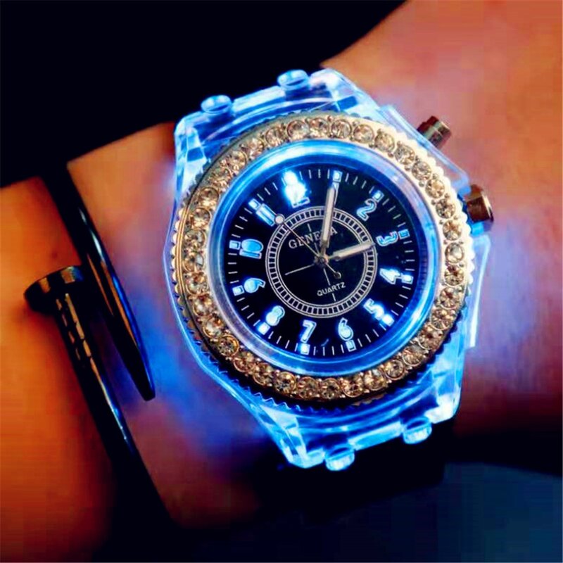 led 7 color Flash woman Luminous Watch Personality trends students lovers jellies woman men's watches 7 color light WristWatch