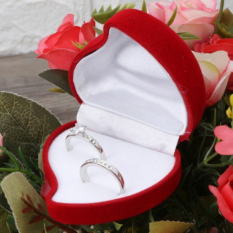 Double Cincin Pernikahan Kotak Beludru Jantung Bentuk Bunga Mawar Merah Kotak Perhiasan Tampilan
