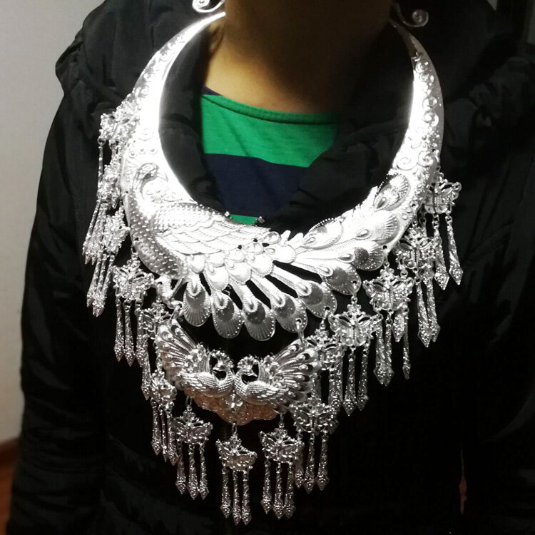 Collar de plata Miao de tres pavos reales, accesorio étnico exagerado, grupo étnico, mariposa, borla