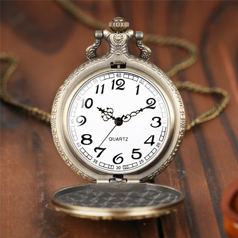 Reloj de bolsillo de bronce Retro de lobo salvaje creativo para hombres y mujeres, colgante de moda, reloj de cuarzo Animal impresionante con cadena de collar, el mejor regalo