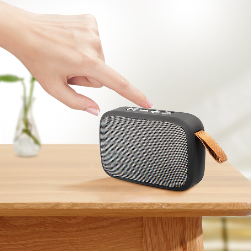 Mini Bluetooth Lautsprecher Im Freien Tragbare Spalte Drahtlose Lautsprecher Stereo Musik Surround Unterstützung FM TFCard Stereo Hallo-fi Boxen
