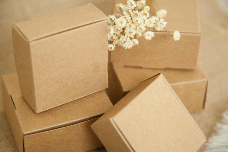 صندوق ورق كرافت بني للحلوى ، الطعام ، الزفاف ، المجوهرات ، علب الهدايا ، عرض التعبئة والتغليف ، قلادة افعلها بنفسك ، 20 قطعة ، 6.5 × 6.5 × 3 سنتيمتر