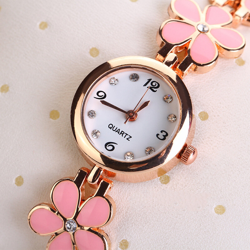 ใหม่แฟชั่นดอกไม้ผู้หญิงนาฬิกาควอตซ์ Analog Pink สร้อยข้อมือคริสตัลสร้อยข้อมือ Wacth สุภาพสตรีนาฬิกาข้อมือ Montre Femme