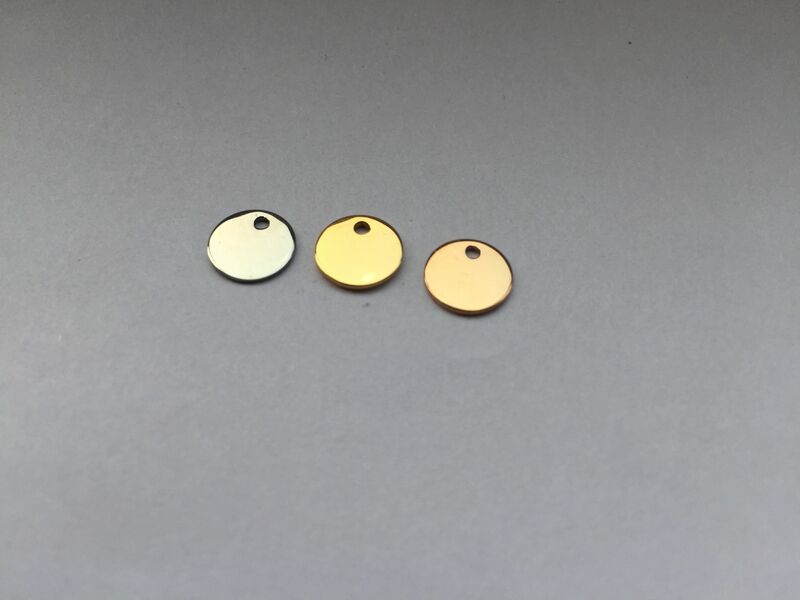 50ชิ้น/ล็อต8มม.Mini Disc เลเซอร์แกะสลักโลโก้หรือคำโลโก้ที่กำหนดเองเหรียญ Engravable Mini Circle แท็กที่กำหนดเองรอบสร้อยข้อมือ Charm