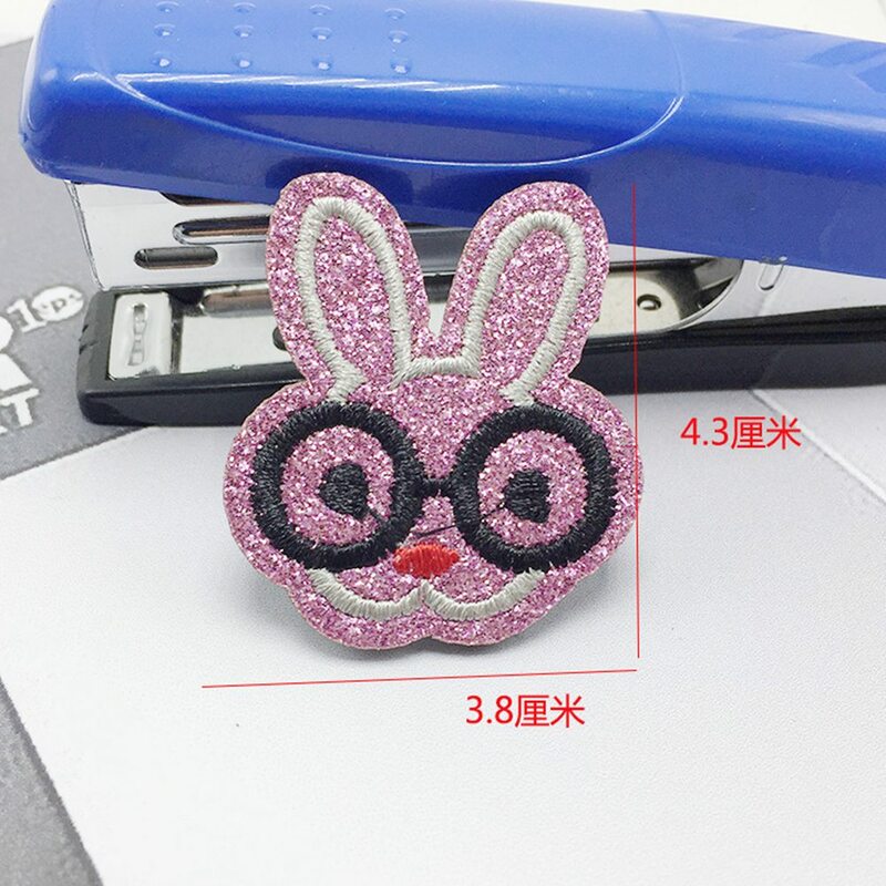 100 stks/partij Glitter Geborduurde Konijn Bunny Dragen bril Padded Applicaties Patches DIY Headwere Accessoire