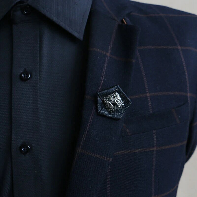 Nieuwe Gratis Verzending mode mannelijke MEN'S hoofddeksels populaire star shirts match kleine pin gesp Broche Pin accessoires hoofdtooi