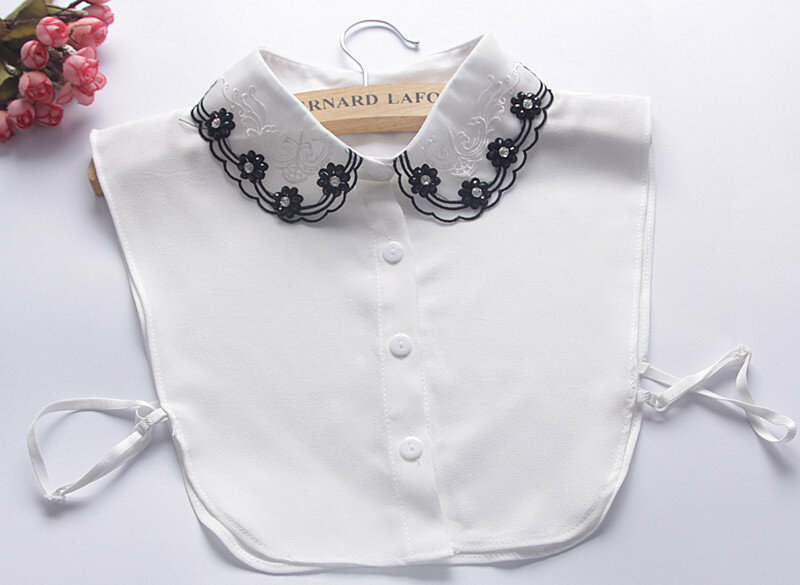 New Embroidered Cotton Black/White Literary flower bead Women Fake Collar Solid Color Pretty Hollow Lace Collier Openwork lace