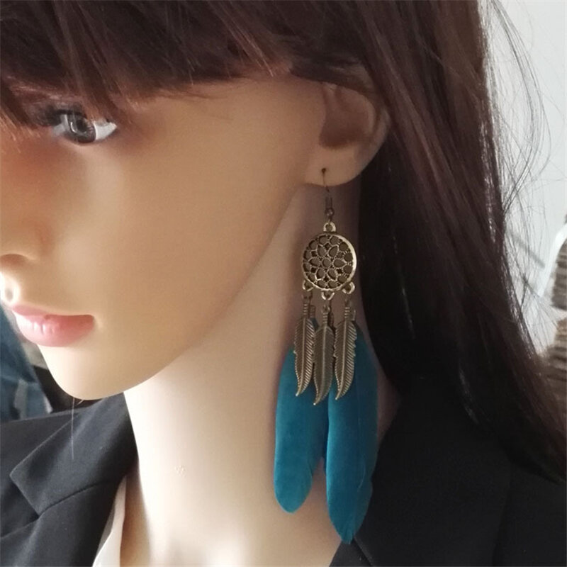 Fashion 1Pair Beautiful Women And Girl Feather Drop Earring Leaf Hollow out Vintage Bohemia Boho Feather Tassel Dreamcatcher